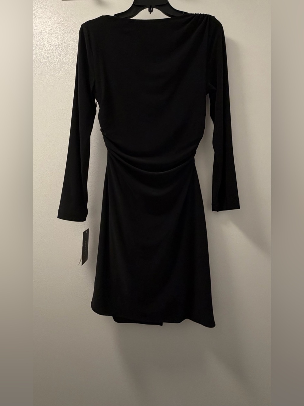 NWT Taylor Black Ruched Gold Ring Long-Sleeve Dress Size 4 - Picture 3 of 10